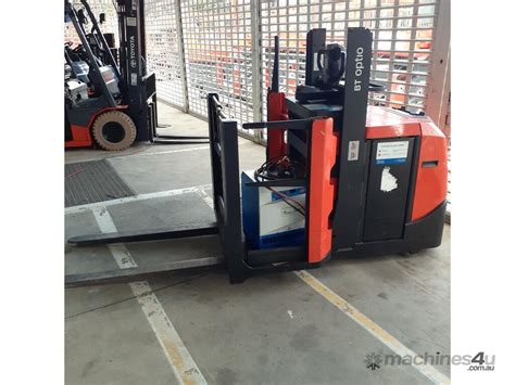 Used BT BT Electric Pallet Runner 2016 model low hours 1000kg Powered ...