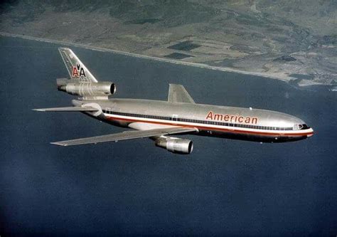 American Airlines DC-10 in Flight