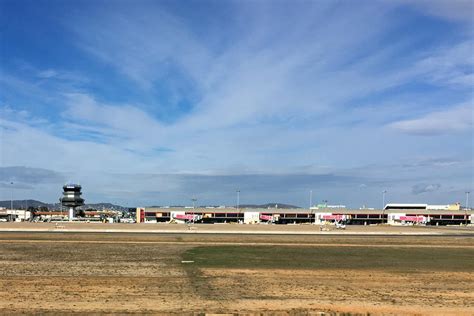 Faro Airport – Parking – Blinking Flamingos