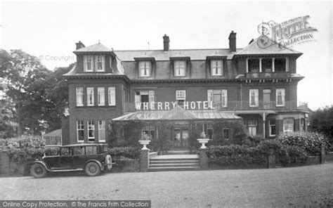 Photo of Oulton Broad, Wherry Hotel c.1939 - Francis Frith