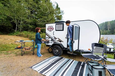 15 Best Small Campers: Ultimate Buying Guide | Camping World RV Sales