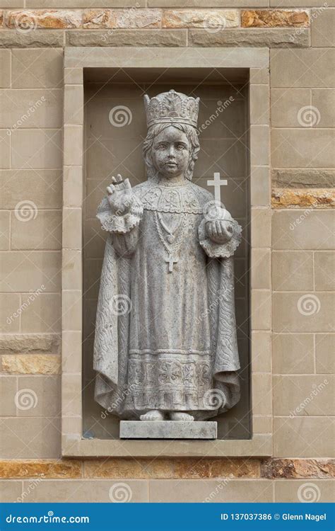 Statue of the Infant of Prague Editorial Photo - Image of outdoors ...