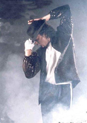 A Live Performance Of "Billie Jean" - Michael Jackson Photo (34089205 ...