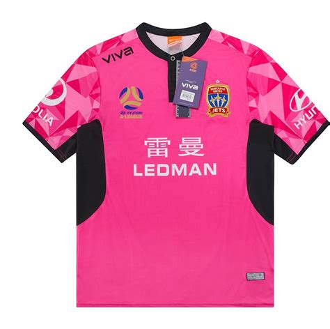 Newcastle Jets 2018-19 GK Kit