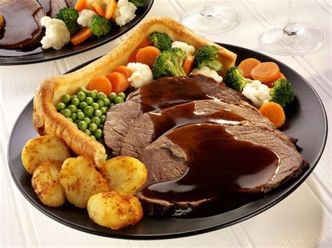 Roast Beef - English Style - with Yorkshire Pudding Recipe | EatSmarter