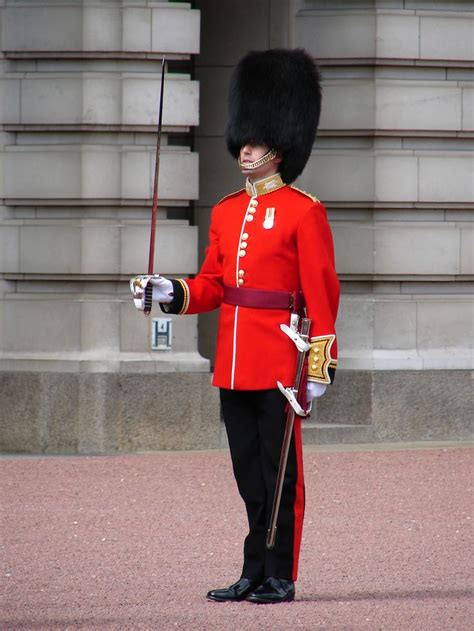 The Officer In Charge - Changing Of The Guard, Buckingham Palace ...