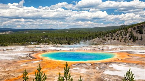 Best Geyser Basins in Yellowstone National Park – Earth Trekkers