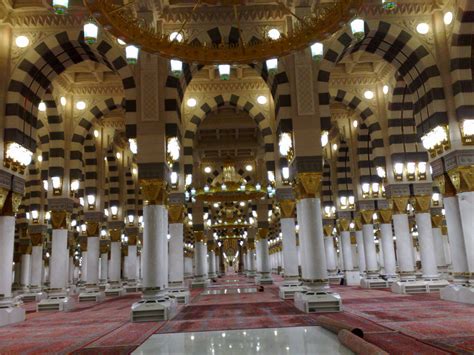 Abu Na'eem Mohammad Azeem: Masjid-e-Nabvi (Inside View)