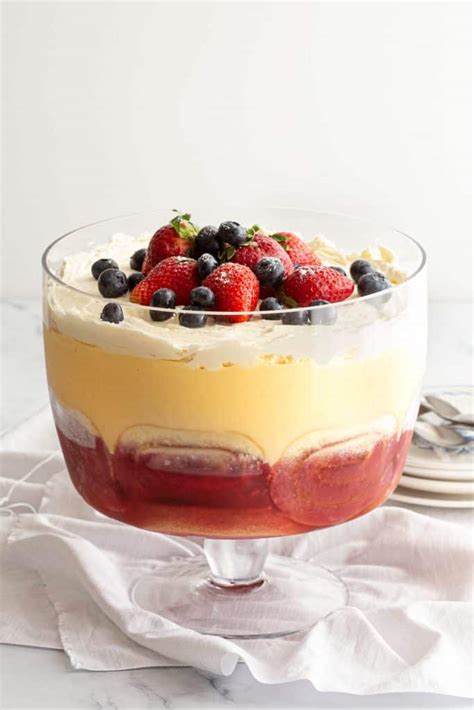 Super Easy Australian Trifle with Custard | Wandercooks