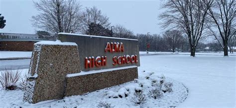 Play Pickleball at Alma Senior High School: Court Information | Pickleheads