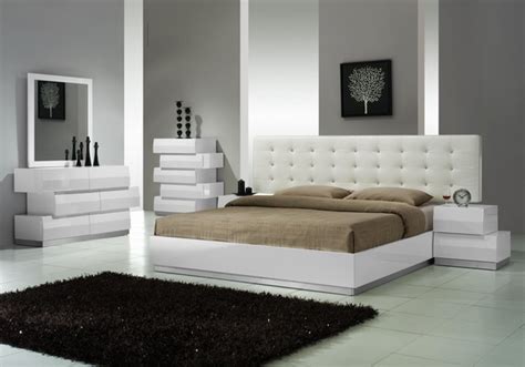 Modern white dressers – stylish bedroom furniture ideas