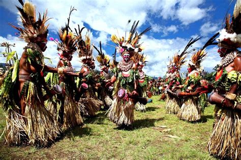 Papua New Guinea Culture, Facts & Travel | Crooked Compass