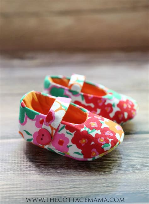 Mary Jane Baby Shoes Pattern - The Cottage Mama