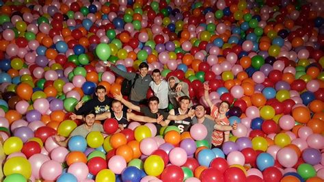 CRAZY 12,000 BALLOON SENIOR PRANK - YouTube