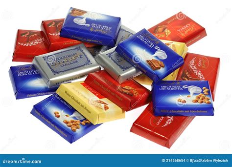 Lindt chocolate bars editorial stock image. Image of sign - 214568654