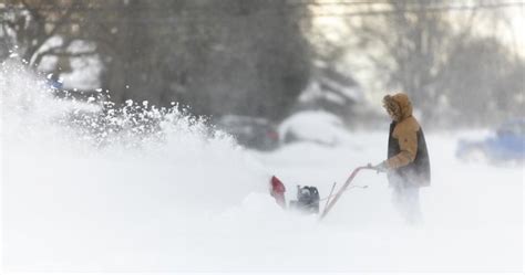 Record-setting Ontario storm drops more than a metre of snow, strong ...