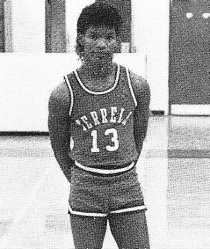 Jamie Foxx playing high school basketball, 1980s. : r/OldSchoolCelebs