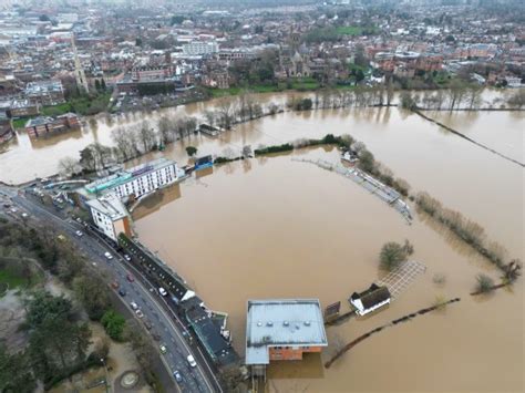 UK flood warning map reveals 307 areas affected – is yours on the list ...