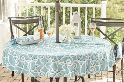 4 Best Outdoor Tablecloths with Umbrella Hole (practical & pretty ...