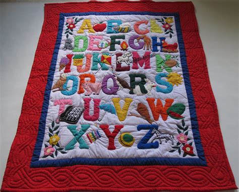 Hand Embroidered Baby Quilt – EMBROIDERY DESIGNS