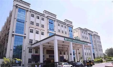 Top 20 BSc Nursing Colleges in India Latest List 2022 - College Chalo