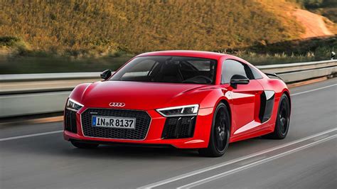 Audi R8 V10 Plus Specs, Price, Photos & Review