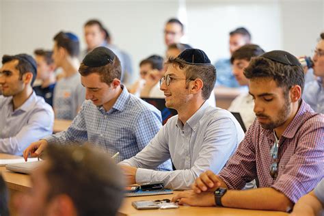 Yeshiva University Celebrates Record Enrollment - The Jewish Link