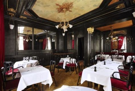 The 7 Oldest Restaurants in Paris You Have To Try!