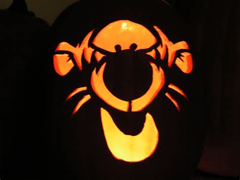 PUMPKIN CARVING TEMPLATES: TIGGER & WINNIE THE POOH Awesome Pumpkin ...