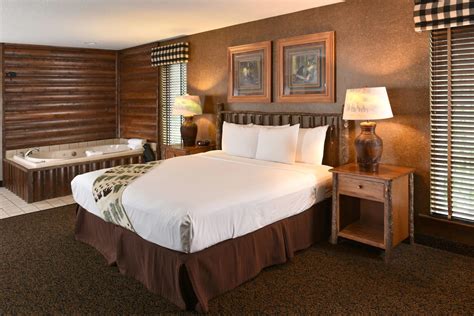 Iowa Hotels with Jacuzzi in Room ️ Romantic Getaways