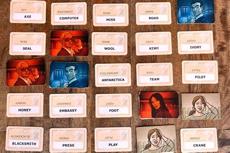 Codenames Board Game | Info Page | Board Game Halv