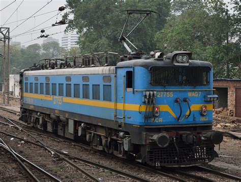 A WAG-7 at NDLS - List of electric locomotives of India - Wikipedia ...