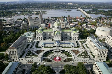 The Pennsylvania State Capitol Complex : architecture