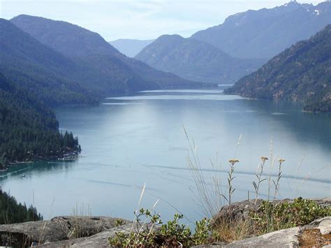 Lake Chelan | Recreation, Vacation, Fishing | Britannica