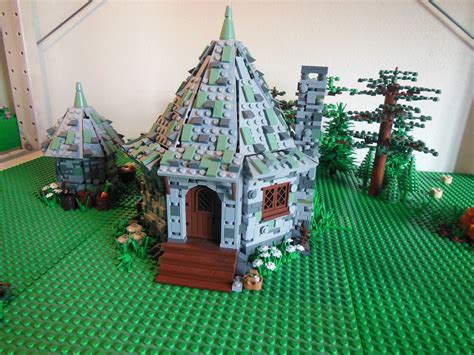 LEGO Hagrid's Hut MOC in 2021 | Hagrids hut, Lego hogwarts, Lego harry ...