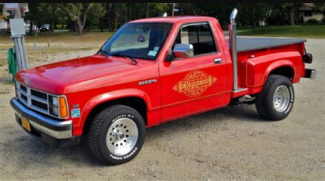 Little Red Express Truck For Sale In Florida - Vehicle Mockups Branding