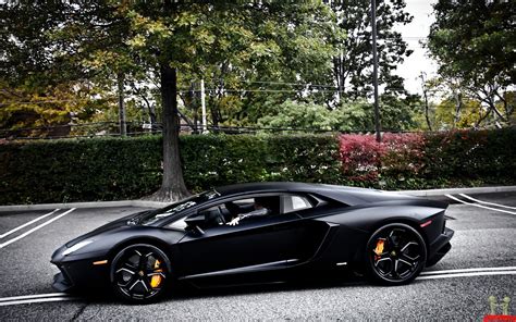 Luxury Lamborghini Cars: Lamborghini Aventador Black