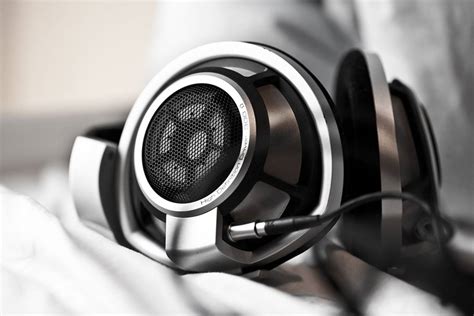 Sennheiser HD800s vs HD820 – Which is the better headphone?