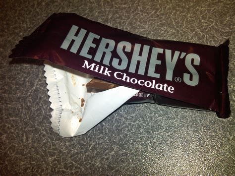 The Tales of the Apple and Astoria: HERSHEY'S BAR