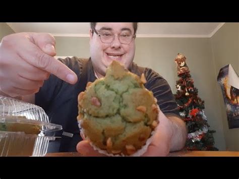 Pistachio Muffins from Hannaford Bakery Food Review 😋 - YouTube