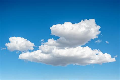 White cumulus clouds in blue sky · Free Stock Photo