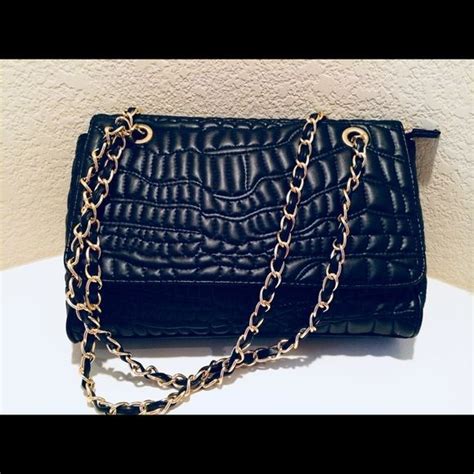 Black Quilted Crossbody Bag with gold chain Strap | Quilted crossbody ...