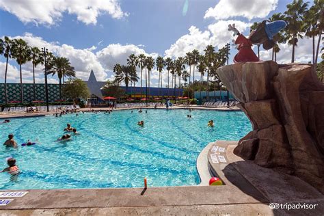 Disney's All-Star Movies Resort Pool: Pictures & Reviews - Tripadvisor