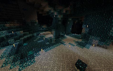 Where to find the Deep Dark in Minecraft? What Spawns in it?