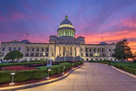 Premium Photo | Arkansas state capitol