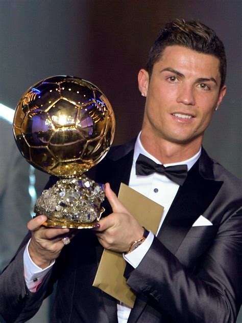 CRISTIANO RONALDO REMPORTE LE BALLON D’OR 2013 – Urban Act' magazine