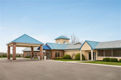 Days Inn & Suites by Wyndham Moncton | Moncton, NB Hotels