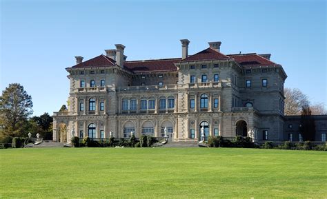 The Breakers Mansion - Charlotte's Texas Hill Country