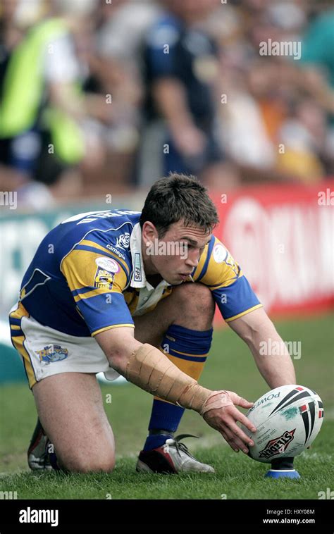 KEVIN SINFIELD LEEDS RHINOS RLFC 02 April 2005 Stock Photo - Alamy