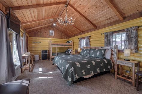 Ashton Log Cabins | A Ashton, Idaho Campground